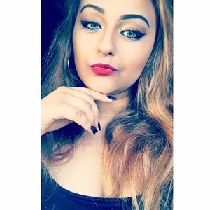 Meet your Posher, Adriana